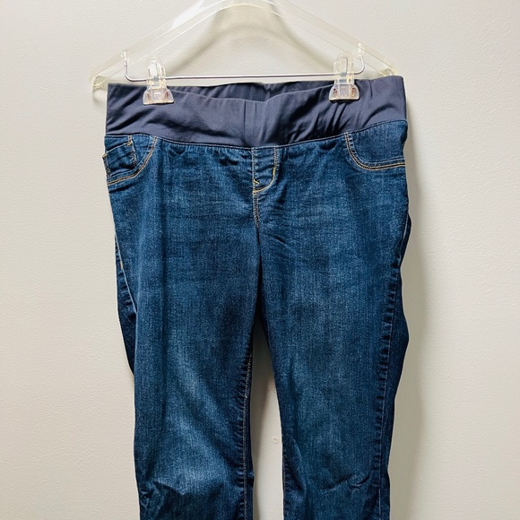 OLD NAVY MATERNITY SLIM BOOT CUT JEANS - Picture 1 of 8
